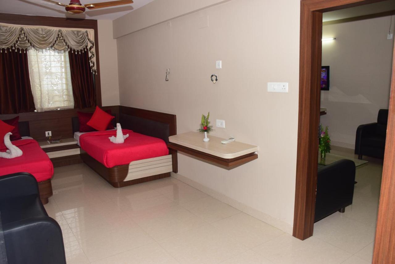 Hotel Landmark Puri Exterior photo
