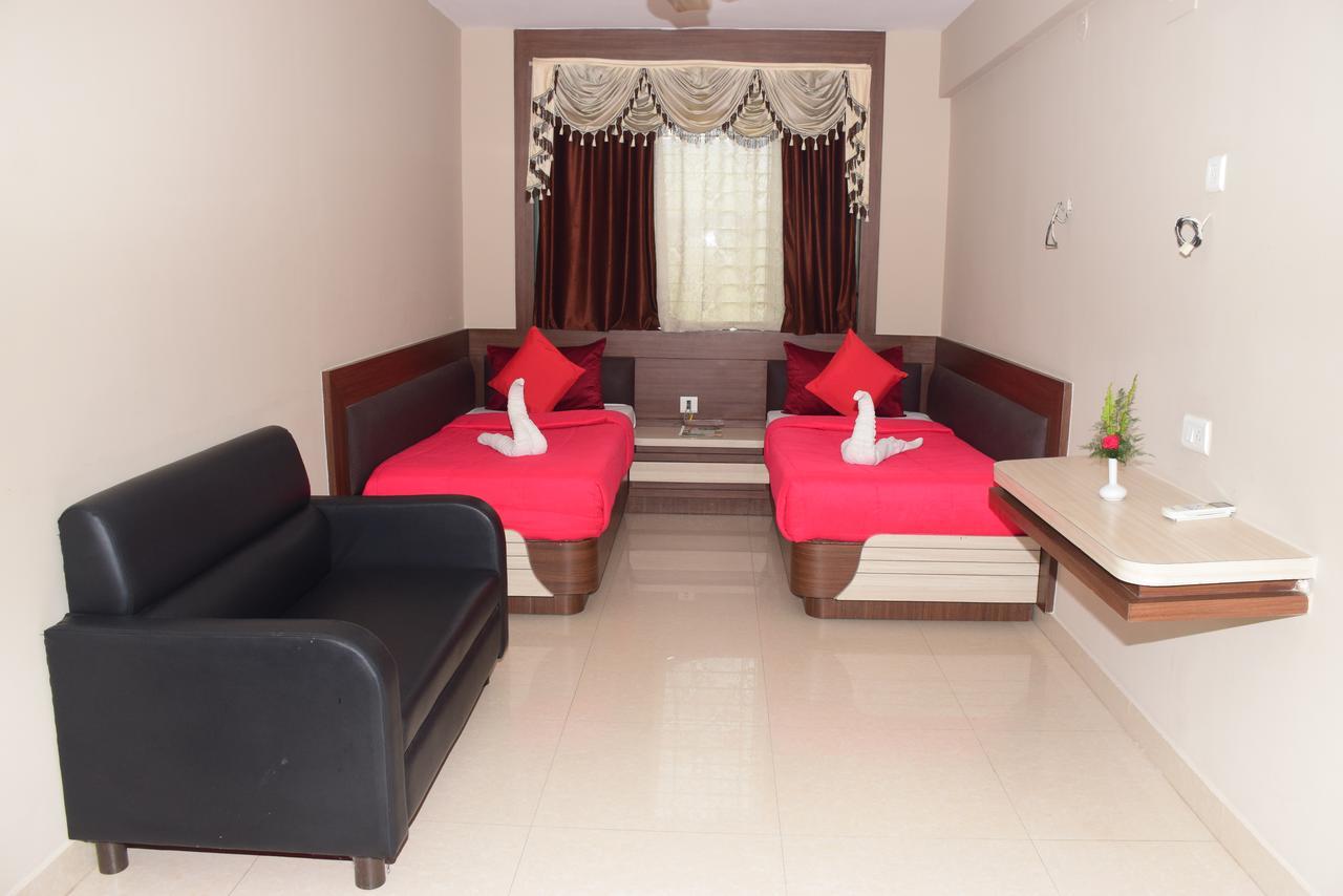 Hotel Landmark Puri Exterior photo