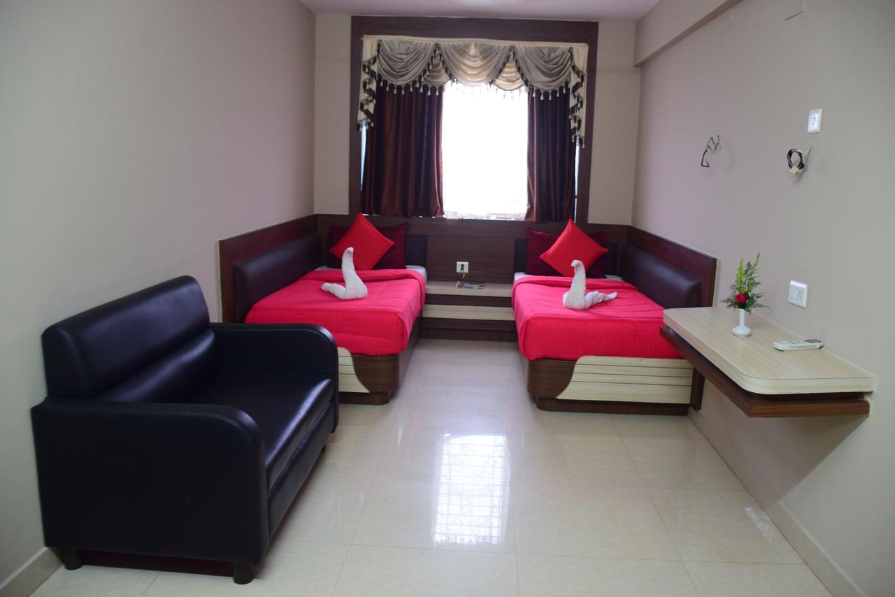 Hotel Landmark Puri Exterior photo