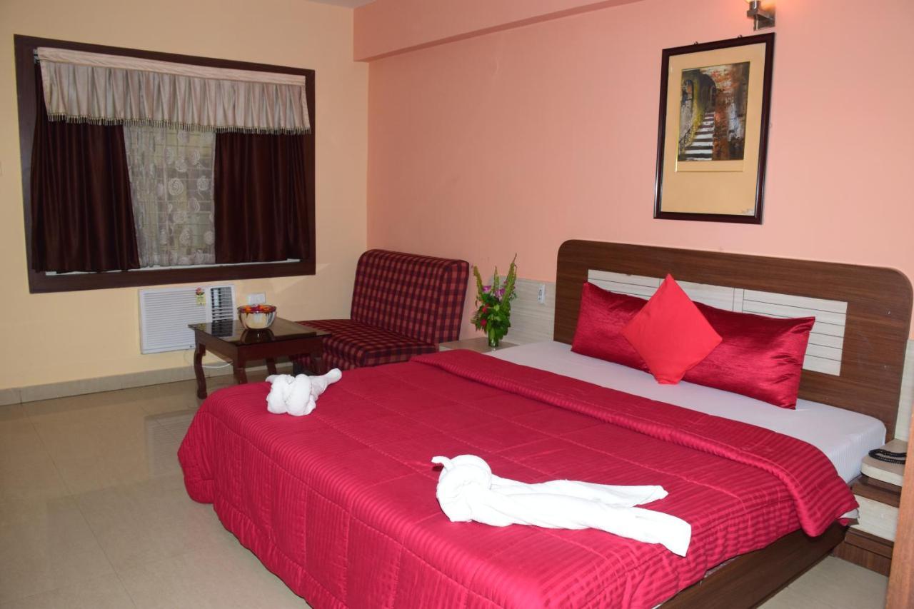 Hotel Landmark Puri Exterior photo