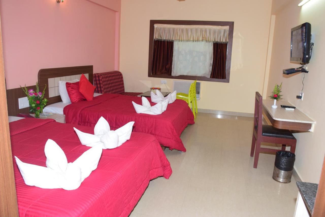 Hotel Landmark Puri Exterior photo
