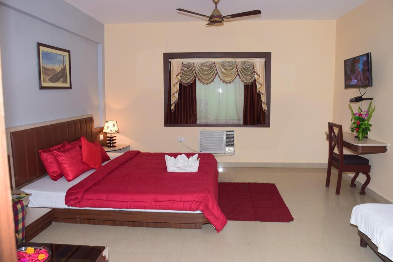 Hotel Landmark Puri Exterior photo