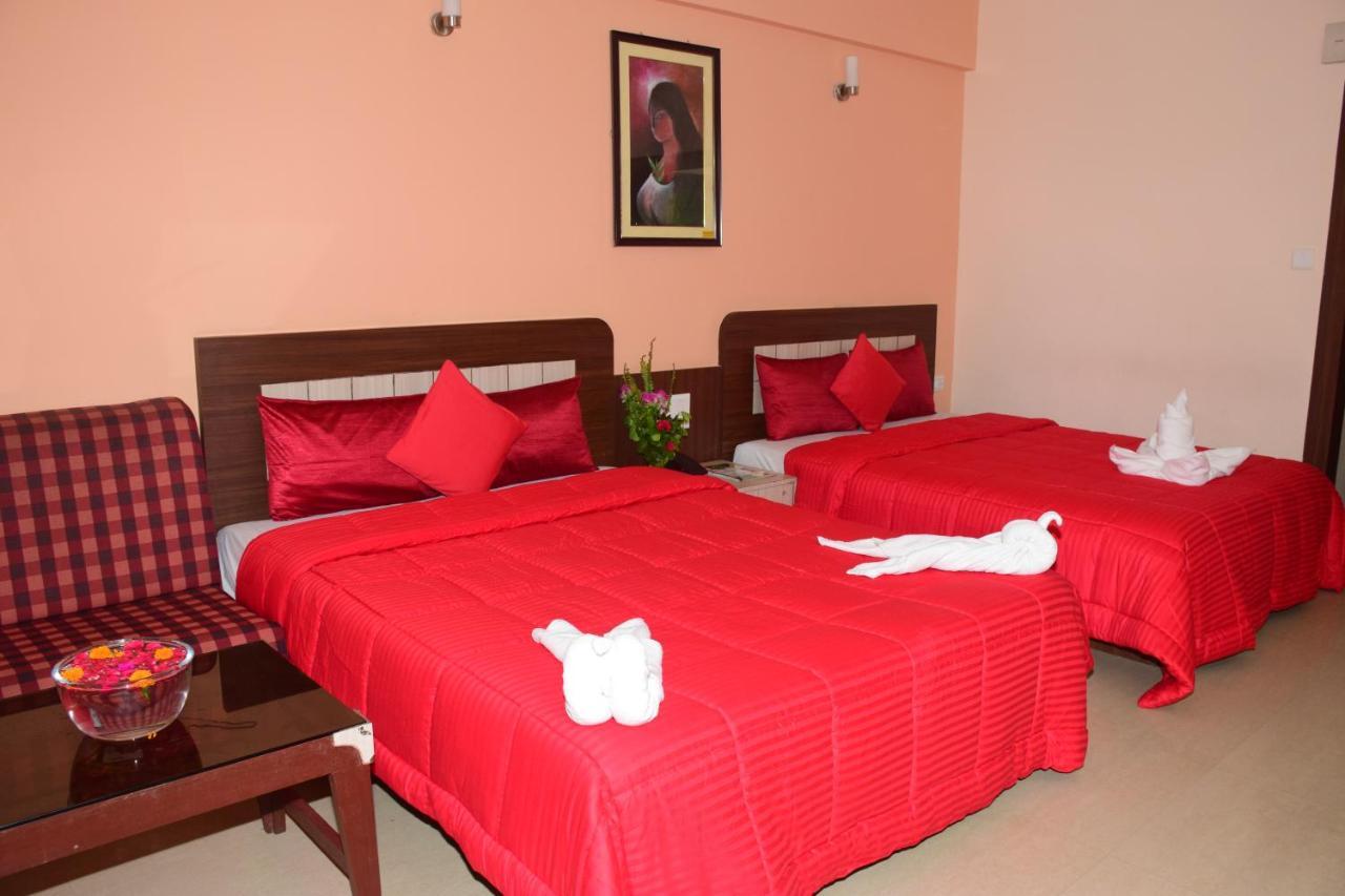 Hotel Landmark Puri Exterior photo
